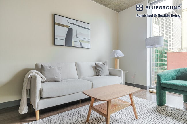 Building Photo - 601 W Jackson Blvd Unit FL9-ID1341