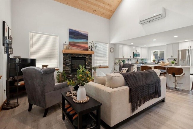 Building Photo - 125 Mountain View Dr Unit ID1035926P