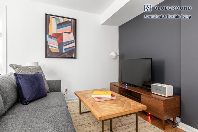 Photo - 1826 Vernon St NW Unit SI FL-1-ID178