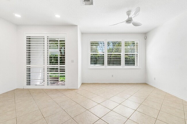 Photo - 139 Coconut Key Ln