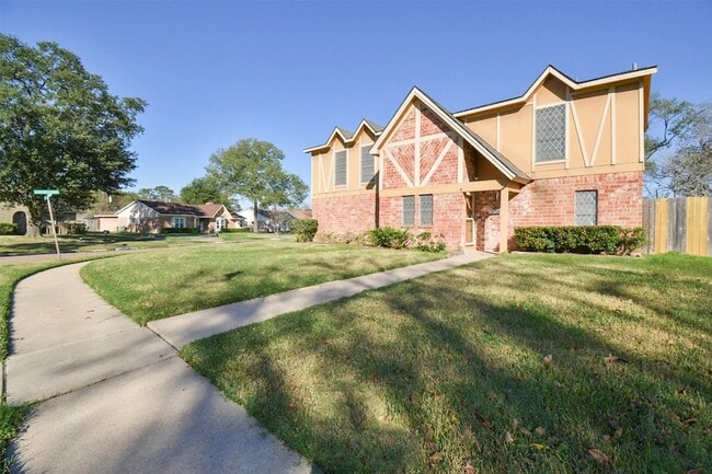 Photo - 13915 Roundstone Ln