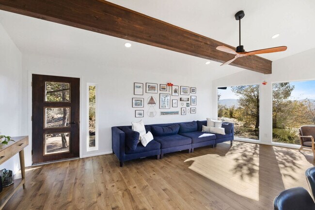 Photo - 828 Black Dr Unit SI ID1466127P