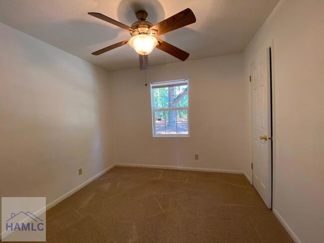 Photo - 646 Fleming Rd