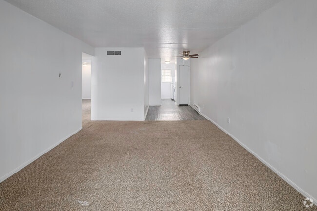 2BR, 1BA - 876SF - Living and Dining Area - Campus Pointe