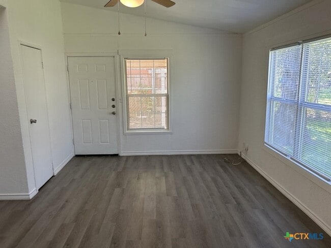 Photo - 905 Evergreen Dr