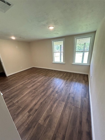 Photo - 5822 Edna St