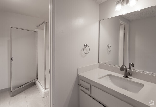 2BR, 2BA - 1200 SF - 316-356 W. Meda Ave. Glendora CA. 91741