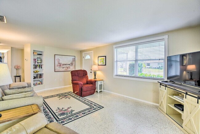 Photo - 896 S Venice Blvd Unit SI ID1385782P