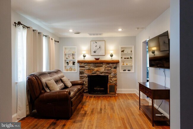 Photo - 1548 Weston Ln