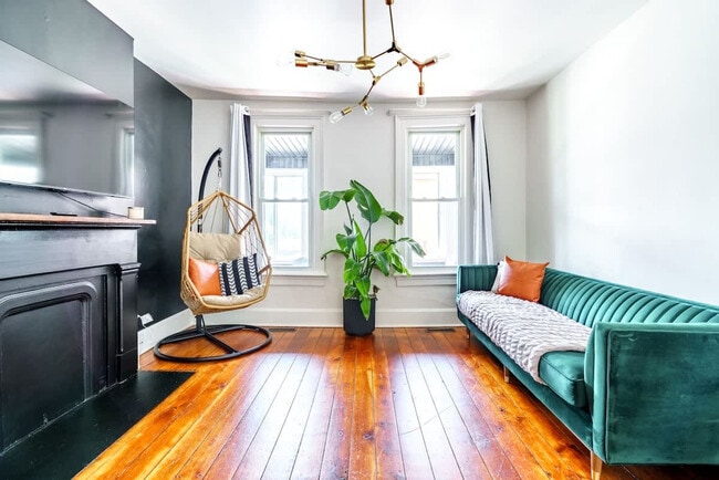 Building Photo - 70 E Prescott St Unit ID1265619P