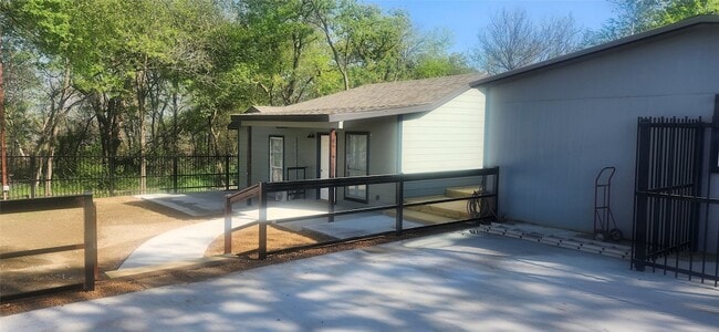 Building Photo - 5280 Atwell Ln