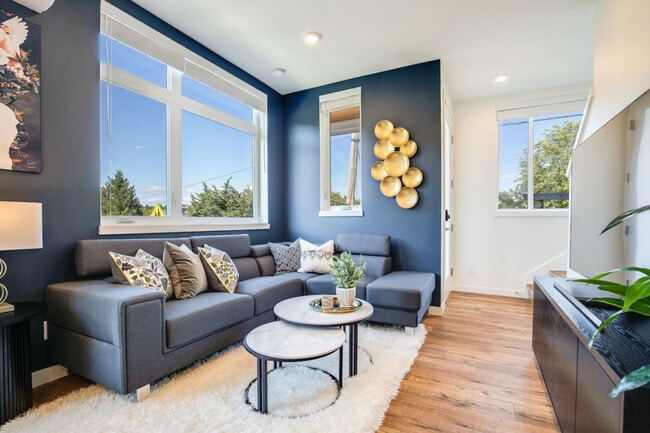 Building Photo - 2203 22nd Ave S Unit ID1231226P