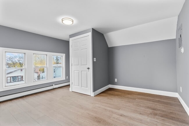 Photo - 55 Elliot St Unit 3rd