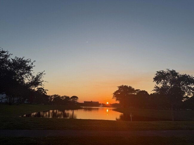 Building Photo - 3010 N Course Dr Unit 202