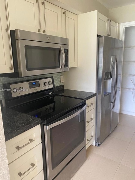 Photo - 2371 NW 33rd St Unit 711