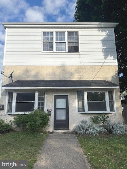 Building Photo - 109 E Park Ave Unit 2