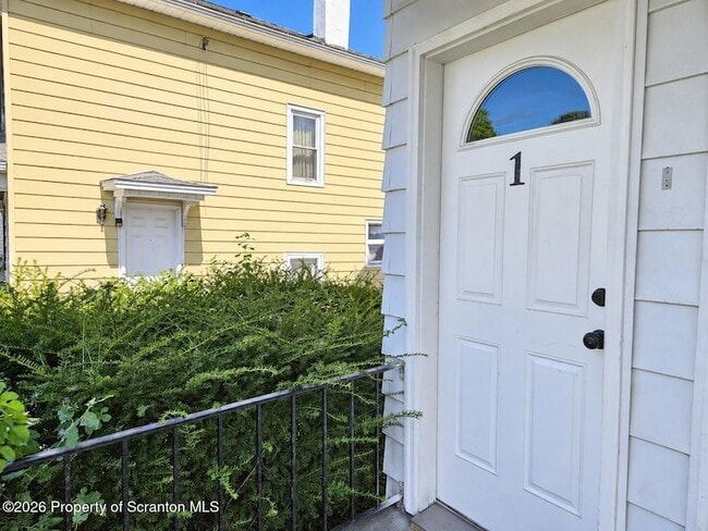 Photo - 2510 Boulevard Ave Unit 2