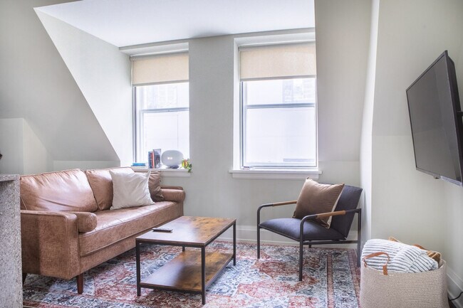 Photo - 225 E Michigan St Unit ID1379027P