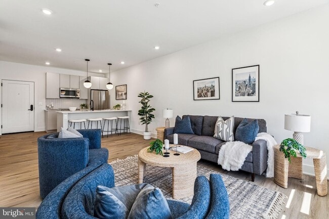 Building Photo - 139 W Chelten Ave Unit 502