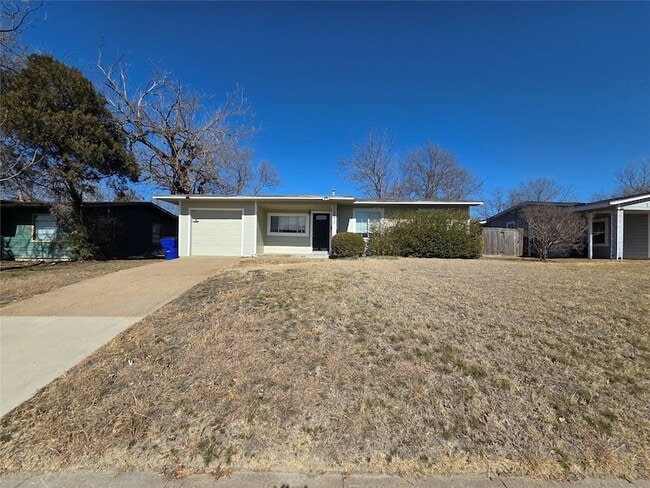 Building Photo - 11815 Oberlin Dr