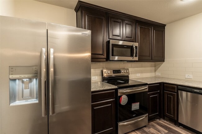 Photo - 6814 Topaz Dr