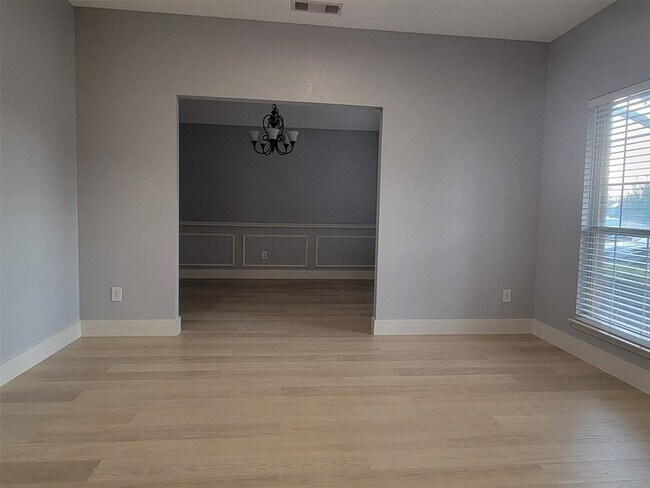 Photo - 424 Ambrose Dr