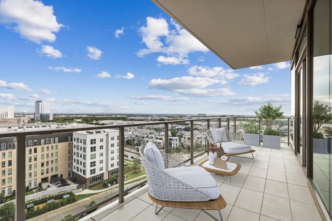Building Photo - 7901 Windrose Ave. Unit 1006