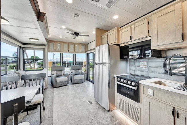 Photo - 1200 US Hwy 27 N