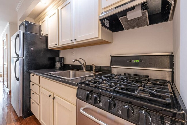 Photo - 209 W 20th St Unit ID1013709P