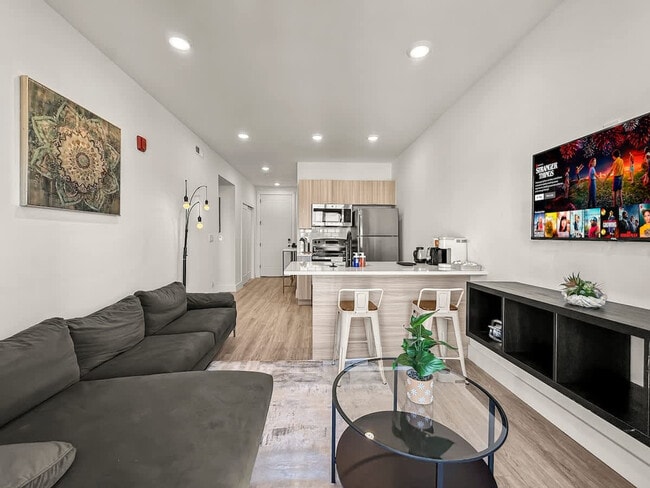 Photo - 2400 E Huntingdon St Unit ID1075549P