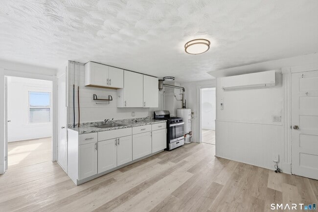 Photo - 115 N Main St Unit 3
