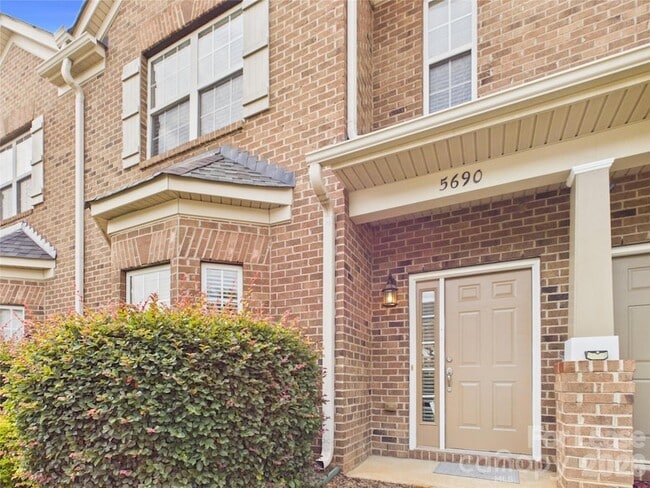 Building Photo - 5690 Stafford Rd