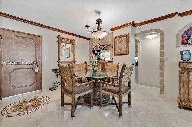 Photo - 5555 Collins Ave Unit 5B