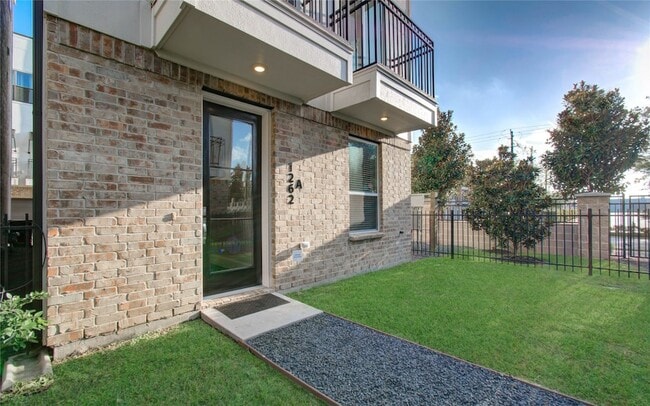 Photo - 1262 N Post Oak Rd