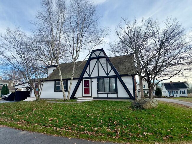 Photo - 2 A Cedar Dr Unit SI ID1380185P