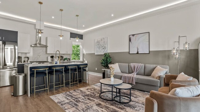 Photo - 1733 N Fitzhugh Ave Unit ID1226737P