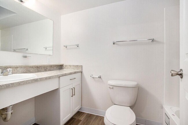 Photo - Glenn Valley Apartments