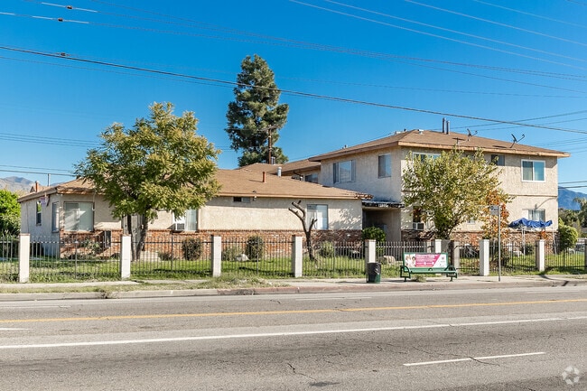 Building Photo - 11700 Glenoaks Blvd