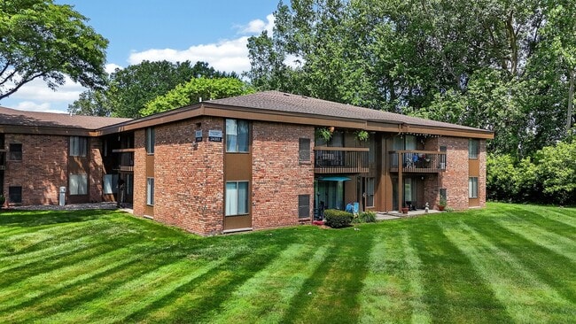 Expansive green space at Eastwood Village Apartments in Clinton Township, MI. - Eastwood Village Apartments