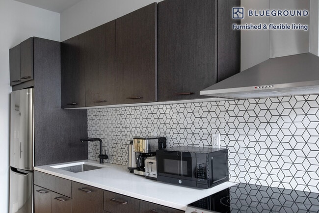 Photo - 101 E 10th St Unit FL8-ID1153