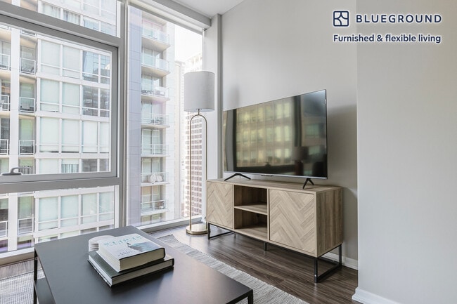 Photo - 200 E Illinois St Unit SI FL13-ID1168