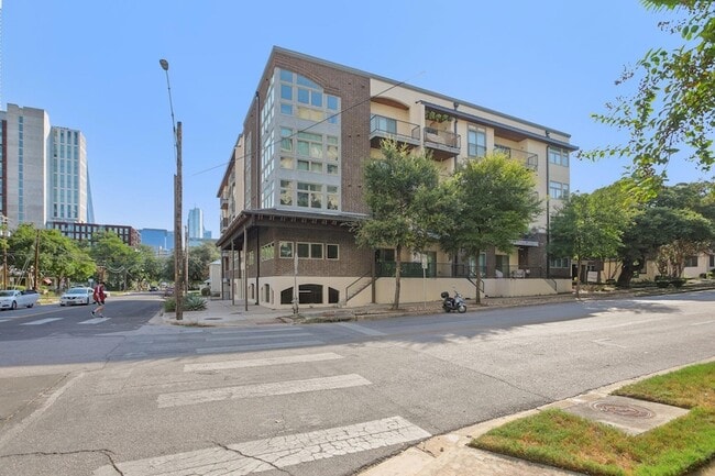 Photo - 908 Nueces St Unit 28