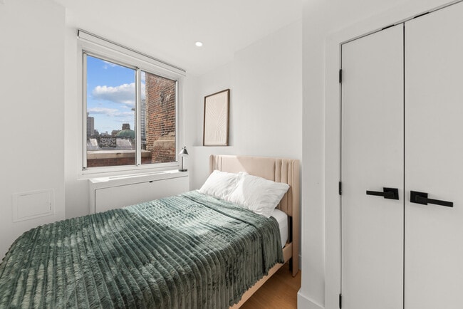 Photo - 19 St Marks Pl Unit SI FL1-ID1499938P