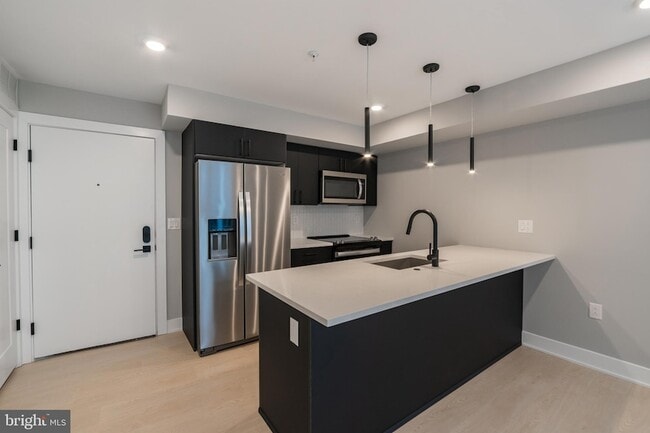 Building Photo - 6604 Ridge Ave Unit 302