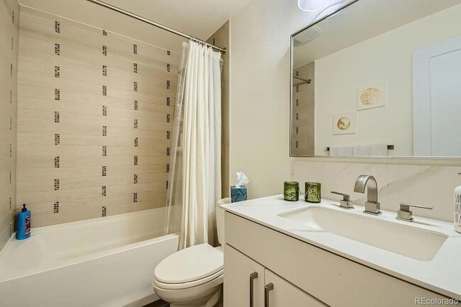 Photo - 645 S Glencoe St