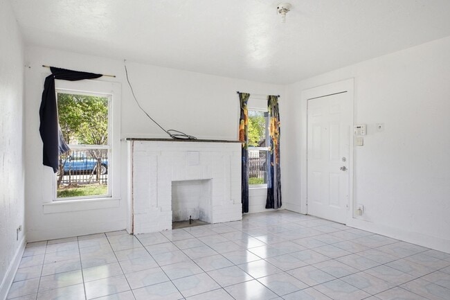 Photo - 2634 Emmett St