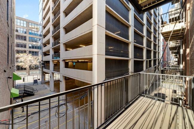 Photo - 318 W Grand Ave Unit ID1244920P