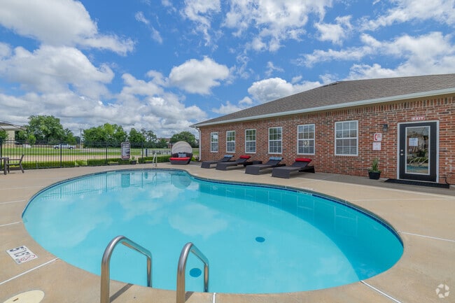 Pool - Pines at Southridge