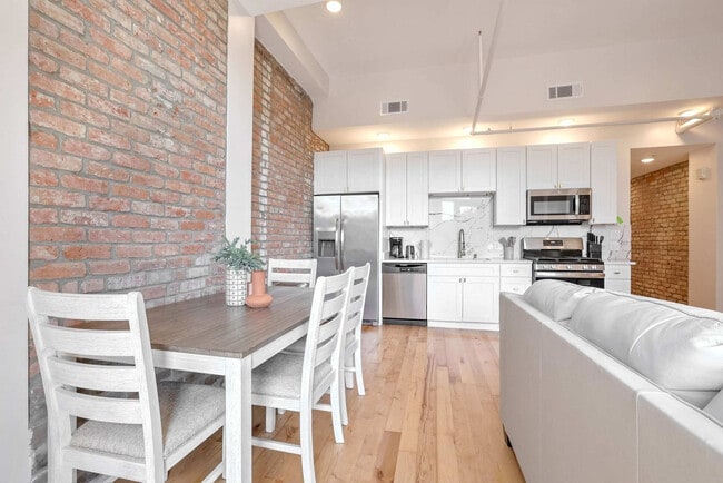 Photo - 1050 Annunciation St Unit ID1272325P