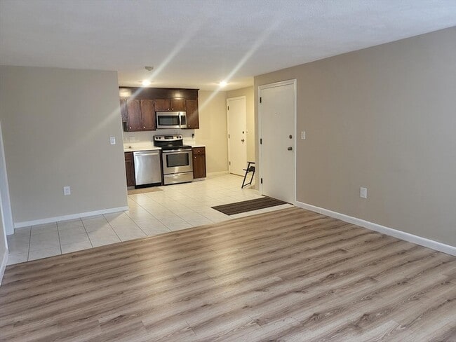 Photo - 1 Hallmark Gdns Unit 1